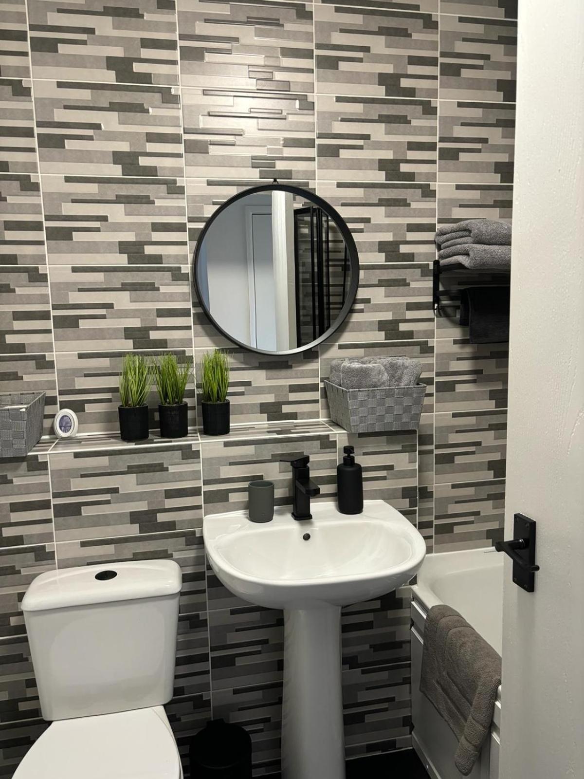 Stylish Home In Linlithgow With Free Parking Luaran gambar